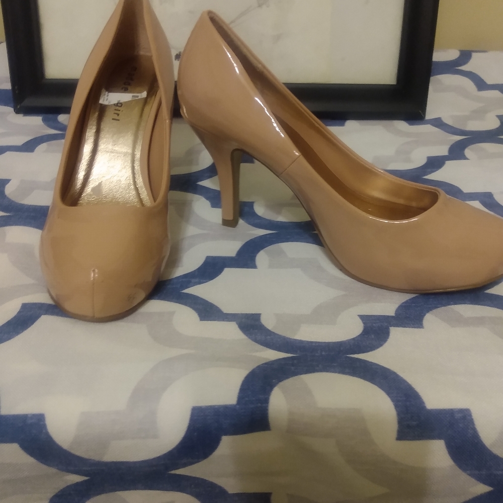 Shoes - Picture 2 of 2